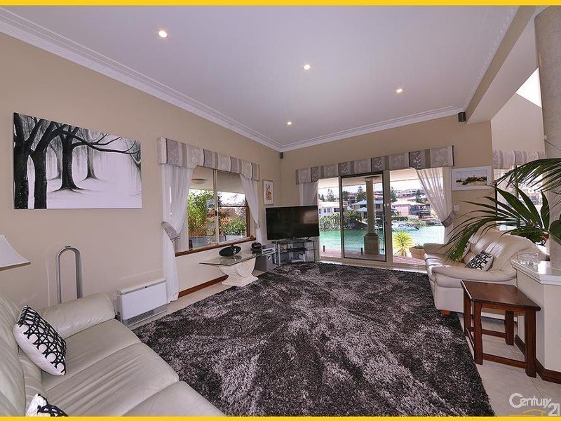 15 Clarecastle Retreat, Mindarie WA 6030