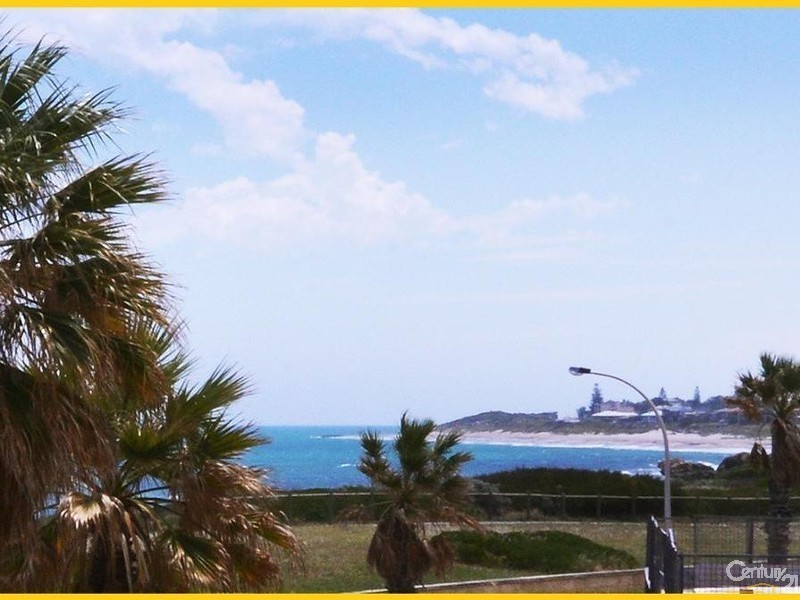 15 Clarecastle Retreat, Mindarie WA 6030