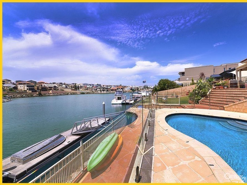 15 Clarecastle Retreat, Mindarie WA 6030