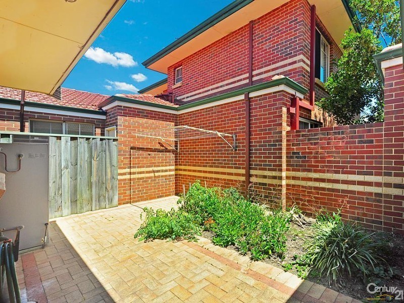 15 Waterside Crescent, Gwelup WA 6018