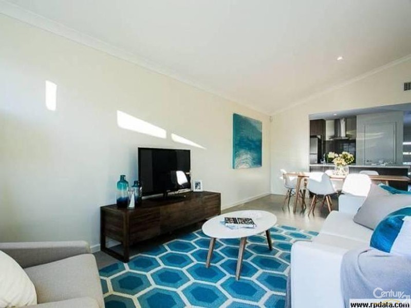 15 Broach Way, Alkimos WA 6038