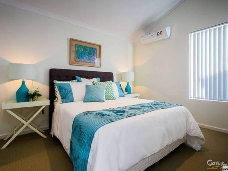 15 Broach Way, Alkimos WA 6038