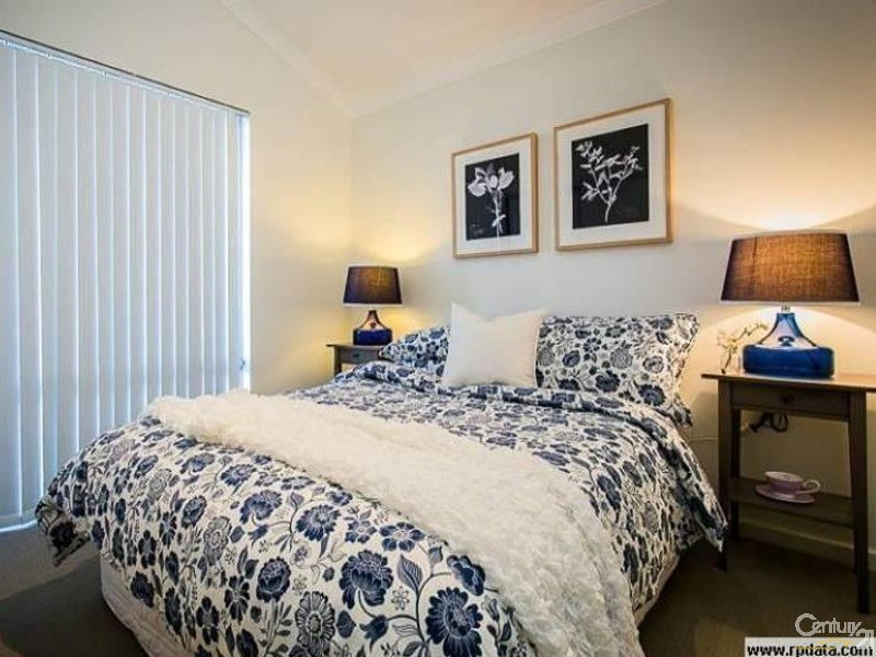 15 Broach Way, Alkimos WA 6038