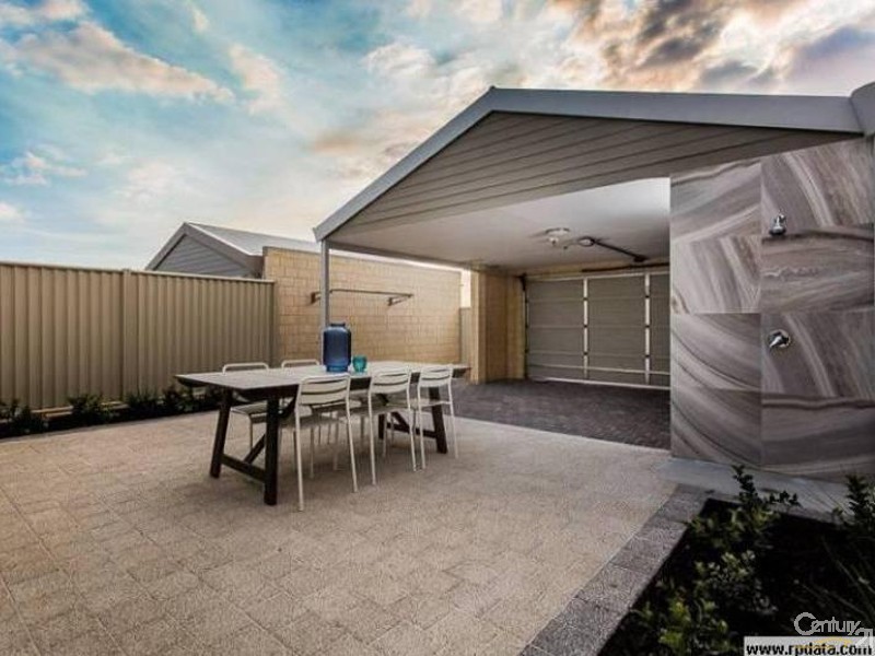 15 Broach Way, Alkimos WA 6038