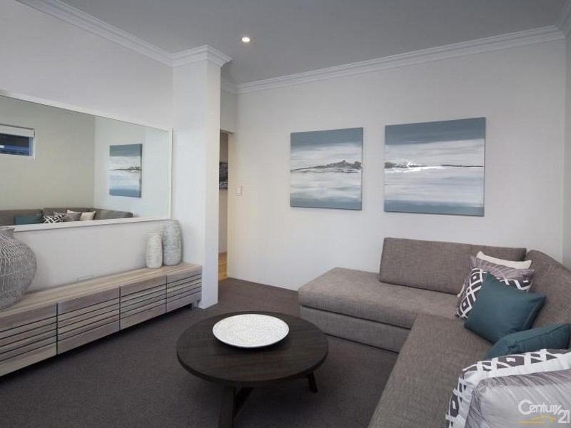 18 Hollington Boulevard, Alkimos WA 6038