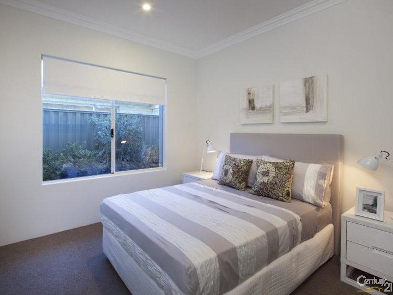 18 Hollington Boulevard, Alkimos WA 6038