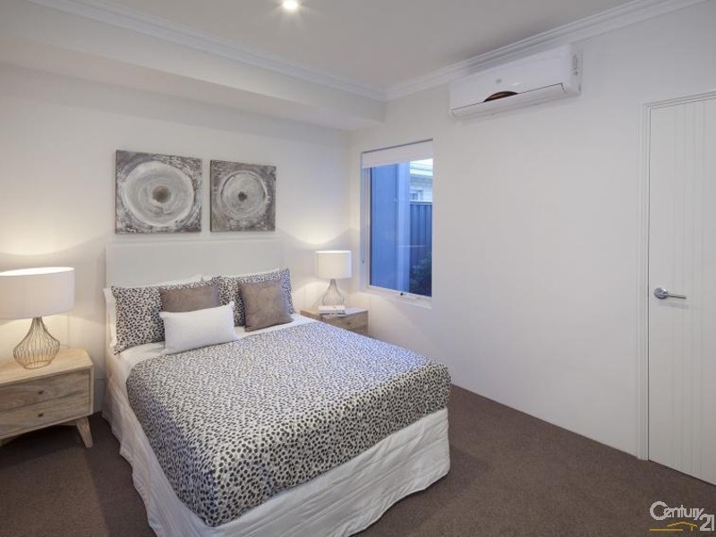 18 Hollington Boulevard, Alkimos WA 6038