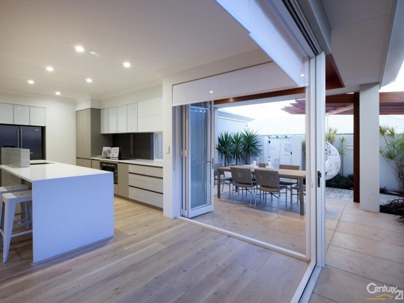 18 Hollington Boulevard, Alkimos WA 6038