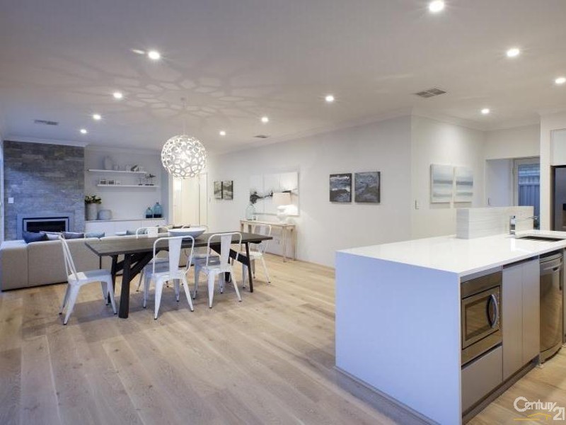 18 Hollington Boulevard, Alkimos WA 6038