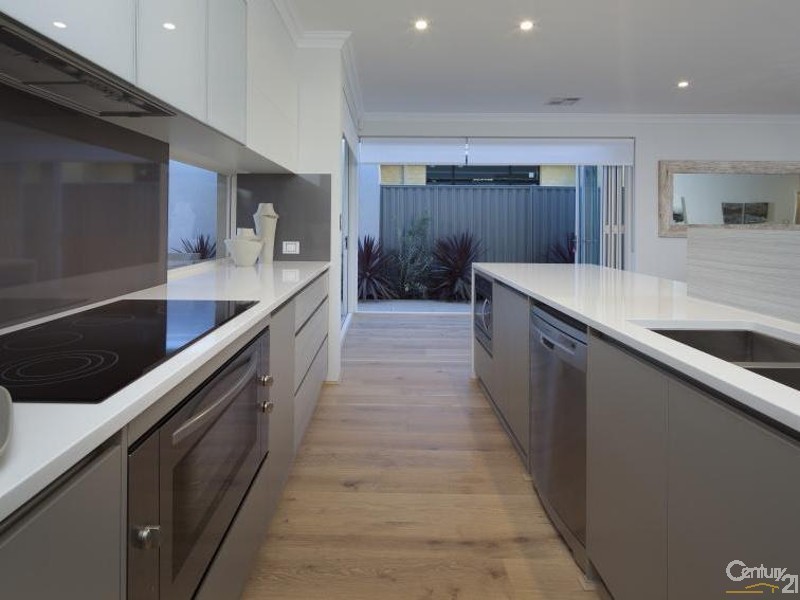 18 Hollington Boulevard, Alkimos WA 6038