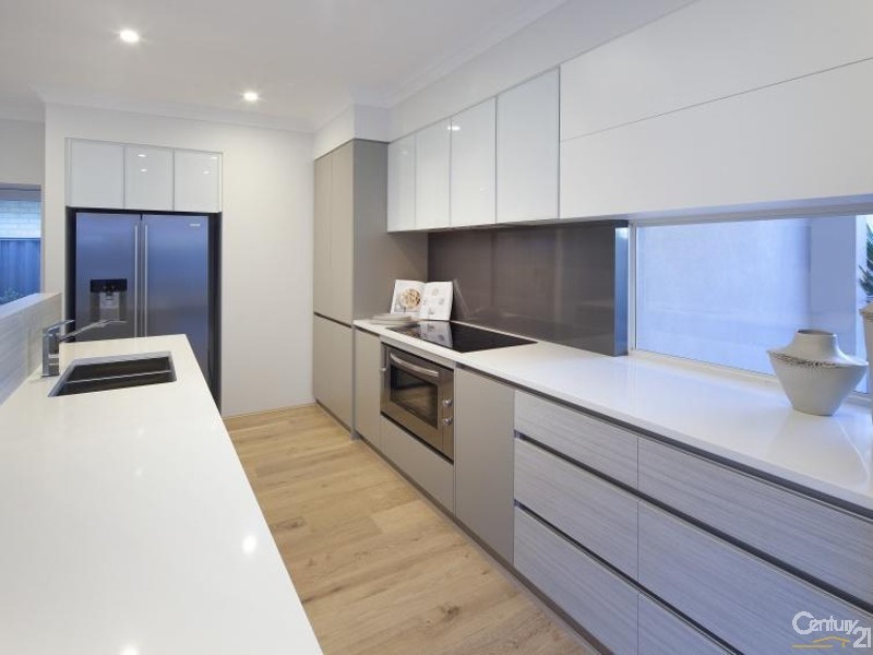 18 Hollington Boulevard, Alkimos WA 6038