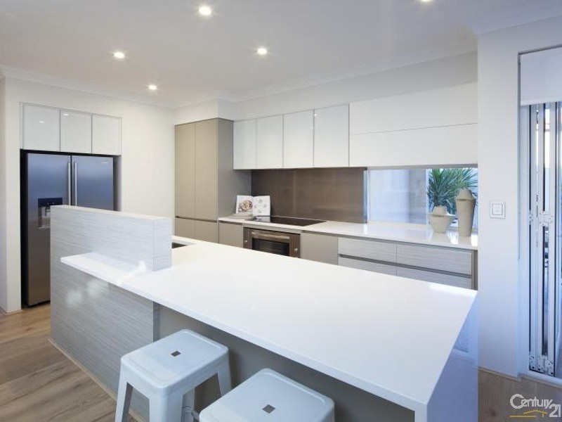 18 Hollington Boulevard, Alkimos WA 6038