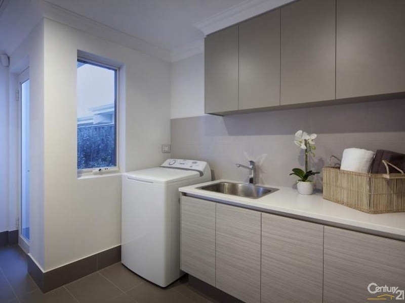 18 Hollington Boulevard, Alkimos WA 6038