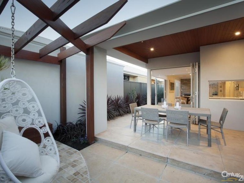 18 Hollington Boulevard, Alkimos WA 6038