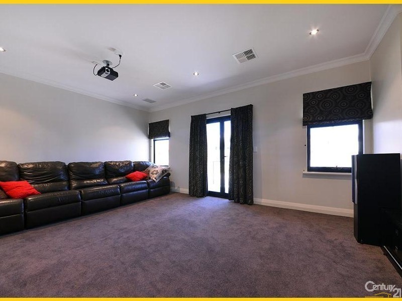 38 Lighthouse Parade, Mindarie WA 6030