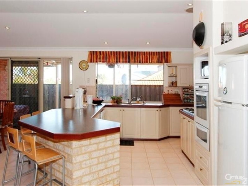 106 Rothesay Heights, Mindarie WA 6030