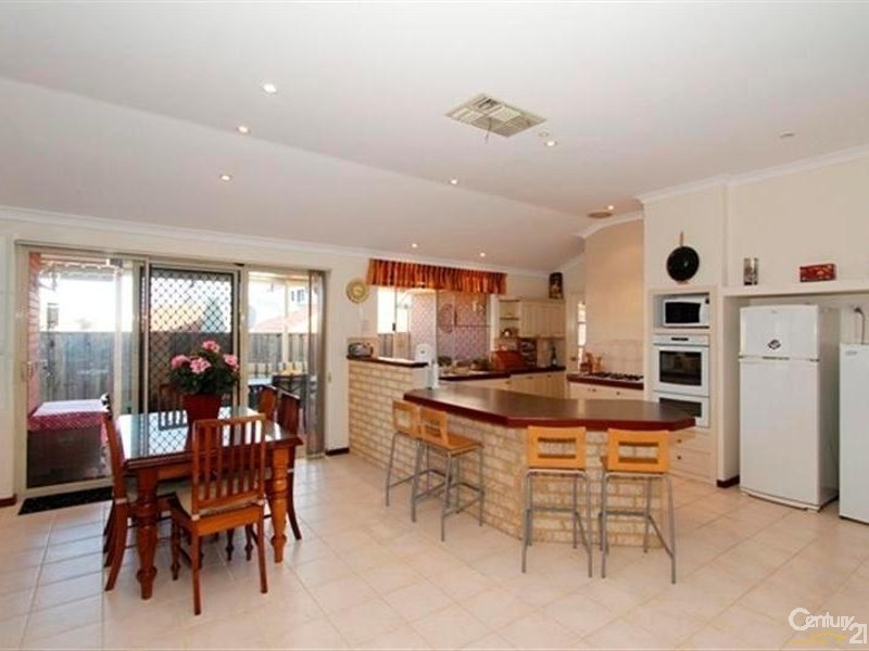 106 Rothesay Heights, Mindarie WA 6030