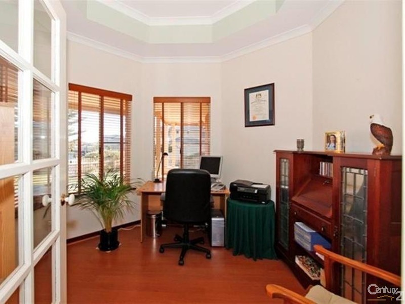 106 Rothesay Heights, Mindarie WA 6030