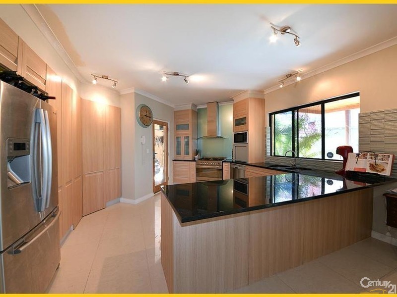 17 Gateshead Loop, Mindarie WA 6030