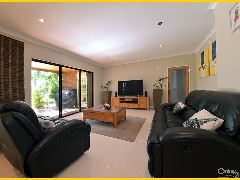 17 Gateshead Loop, Mindarie WA 6030
