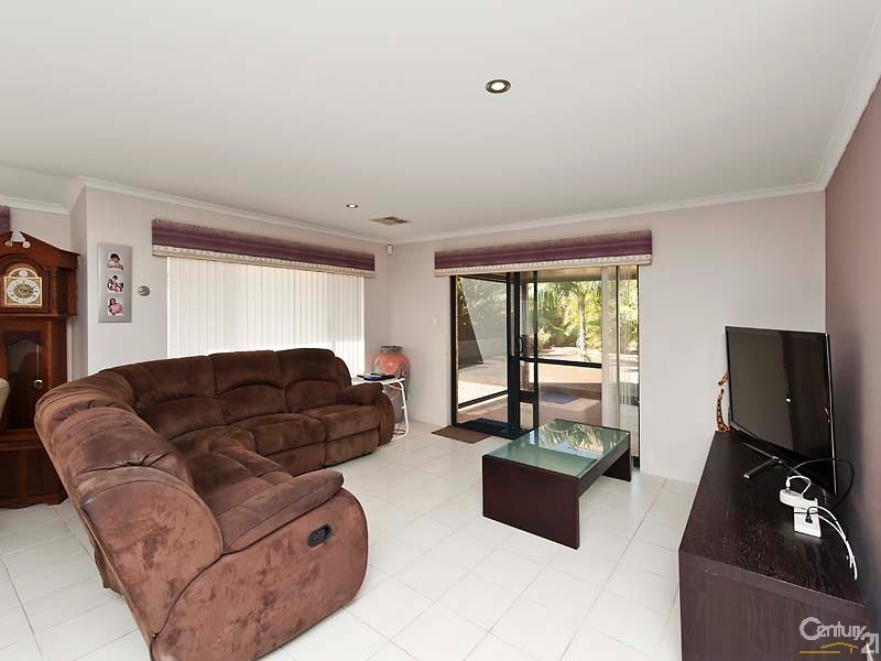 9 Ronsard View, Ridgewood WA 6030