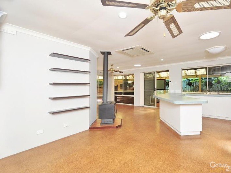 15 Meadow Place, Quinns Rocks WA 6030