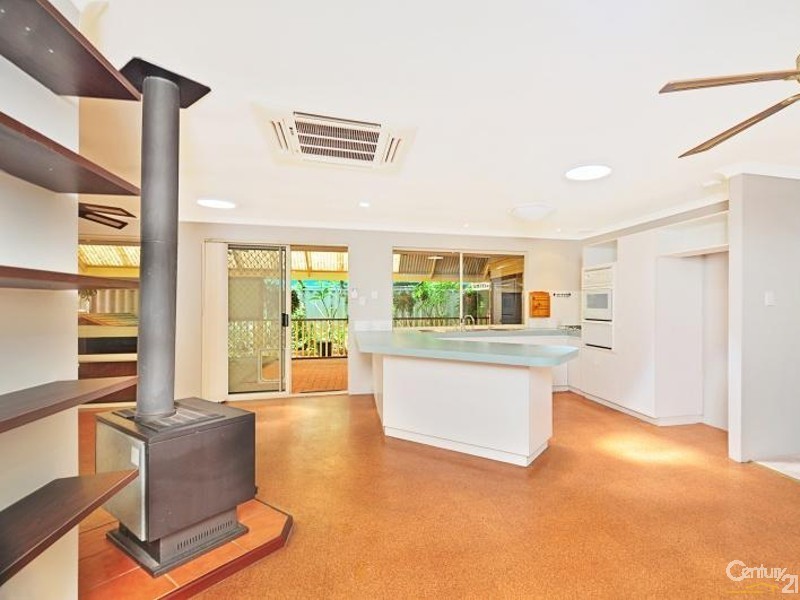 15 Meadow Place, Quinns Rocks WA 6030