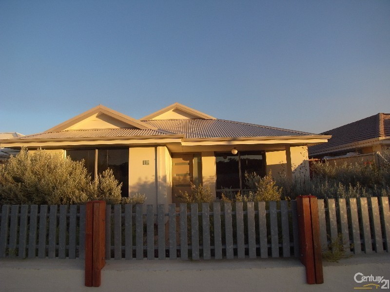 16 Bluewater Drive, Alkimos WA 6038