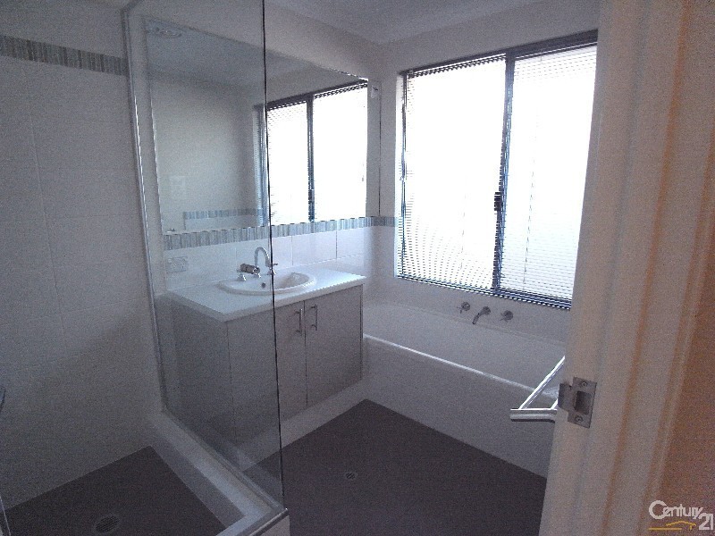 16 Bluewater Drive, Alkimos WA 6038