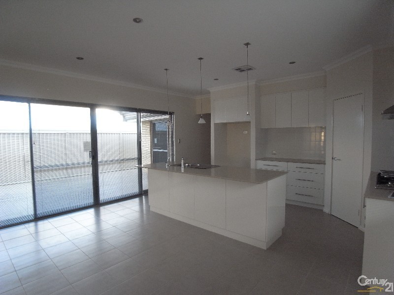 16 Bluewater Drive, Alkimos WA 6038