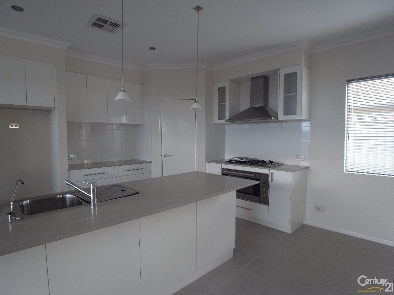 16 Bluewater Drive, Alkimos WA 6038