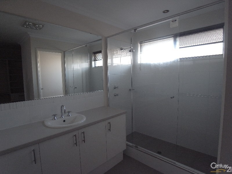 16 Bluewater Drive, Alkimos WA 6038