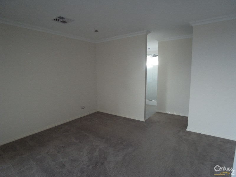 16 Bluewater Drive, Alkimos WA 6038