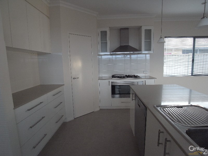 16 Bluewater Drive, Alkimos WA 6038