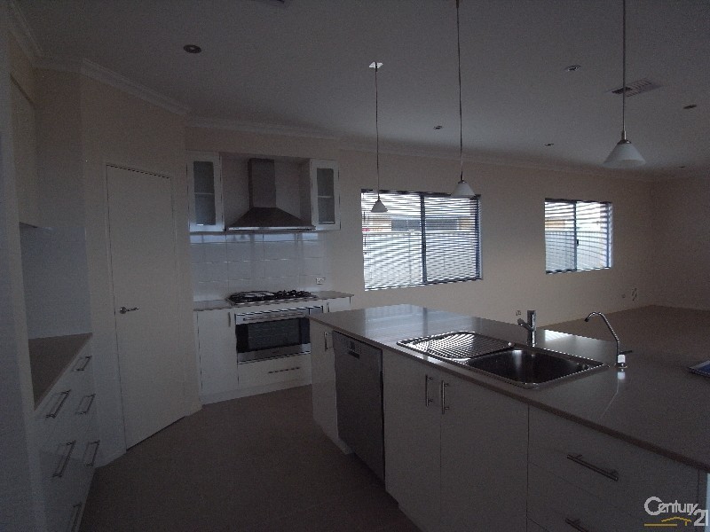 16 Bluewater Drive, Alkimos WA 6038