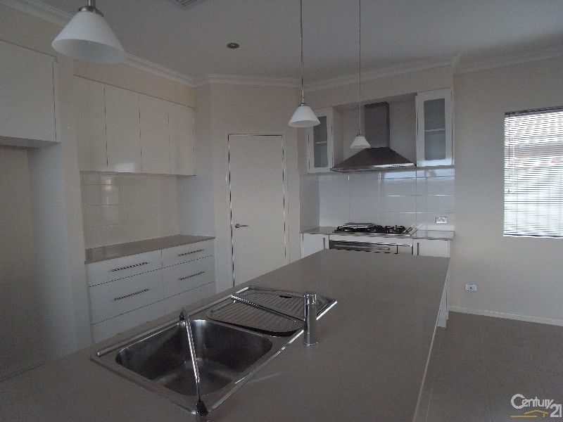 16 Bluewater Drive, Alkimos WA 6038