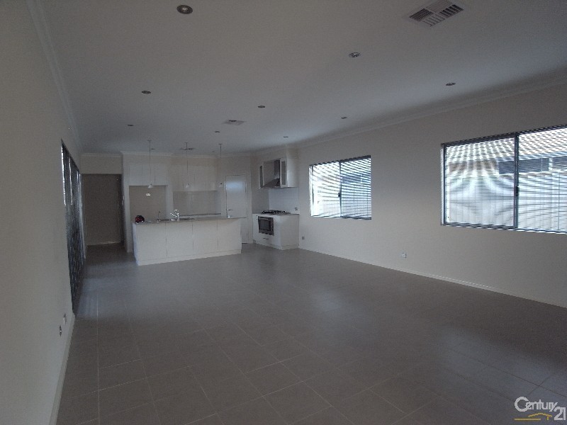 16 Bluewater Drive, Alkimos WA 6038