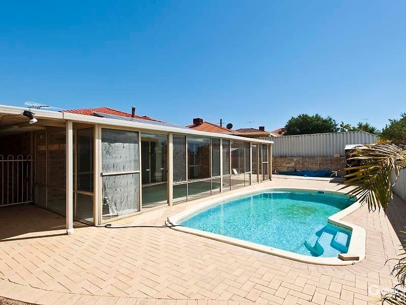 61 Caledonia Avenue, Currambine WA 6028