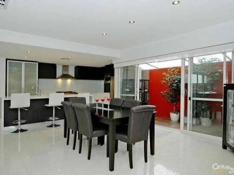 20 Ocean Falls Boulevard, Mindarie WA 6030