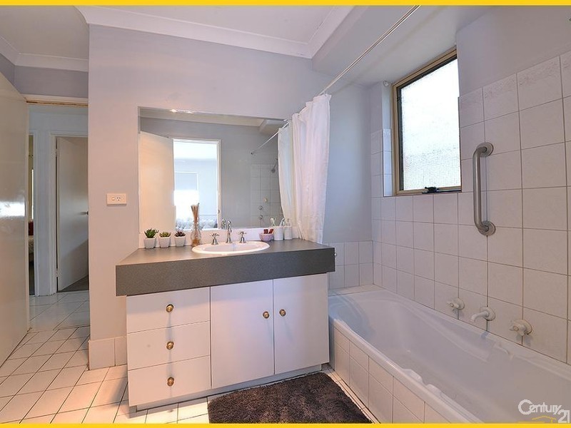 12 Badja Place, Merriwa WA 6030