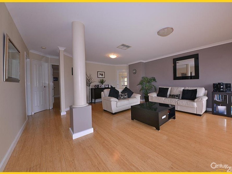 4 Peel Way, Mindarie WA 6030