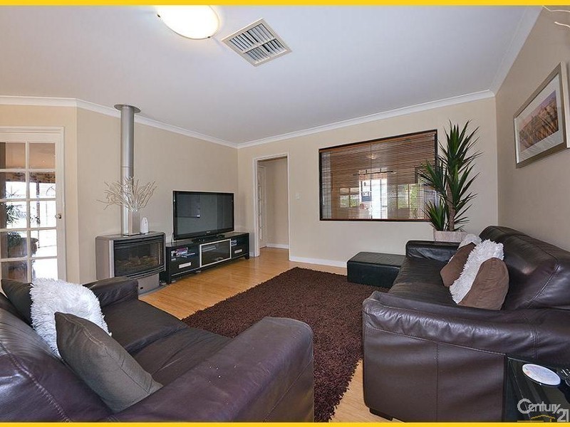 4 Peel Way, Mindarie WA 6030