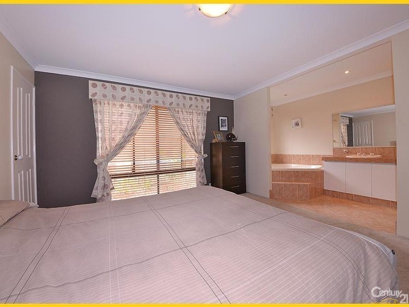 4 Peel Way, Mindarie WA 6030