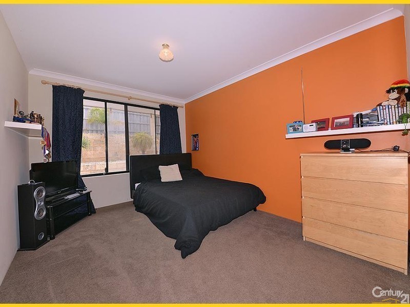 4 Peel Way, Mindarie WA 6030