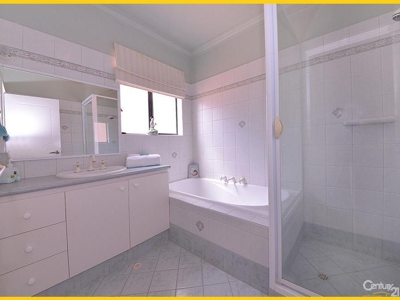 1A Keys Close, Mindarie WA 6030