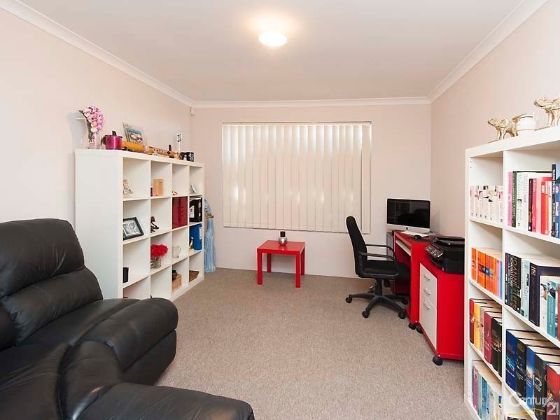 64 Dalvik Avenue, Merriwa WA 6030