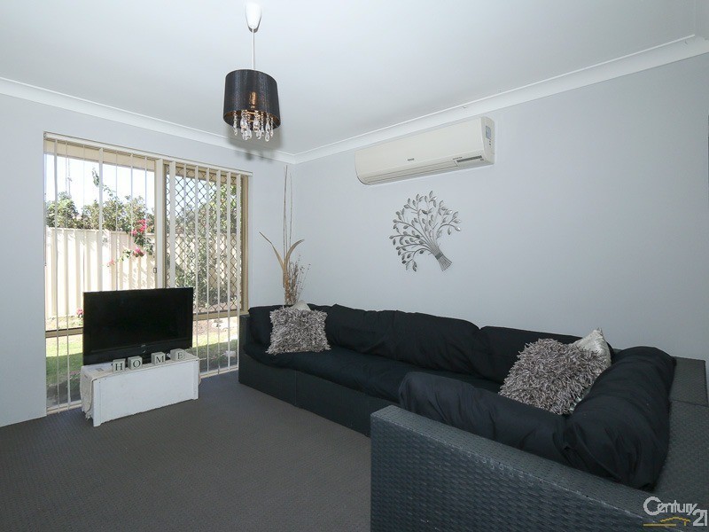 5B Gumblossom Way, Quinns Rocks WA 6030