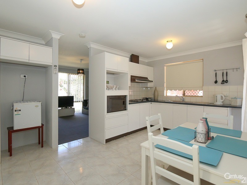 5B Gumblossom Way, Quinns Rocks WA 6030