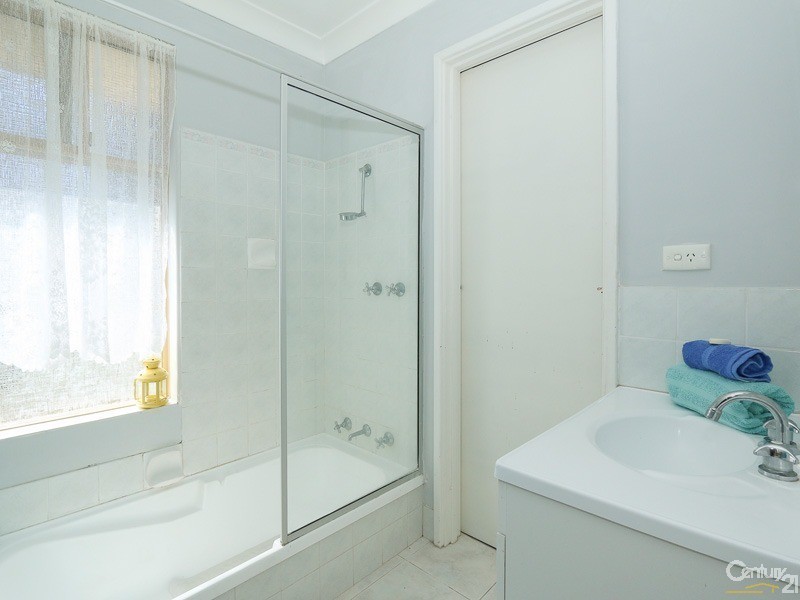 5B Gumblossom Way, Quinns Rocks WA 6030