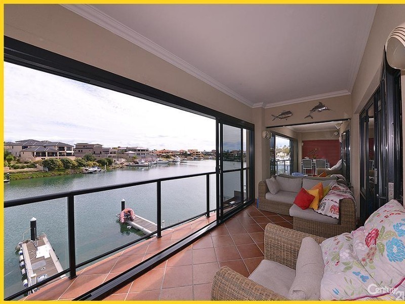 4/6 Itea Place, Mindarie WA 6030